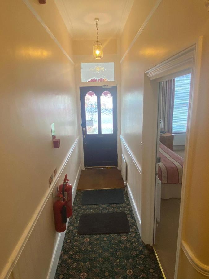 Landguard Lodge Guest House Shipley  Extérieur photo