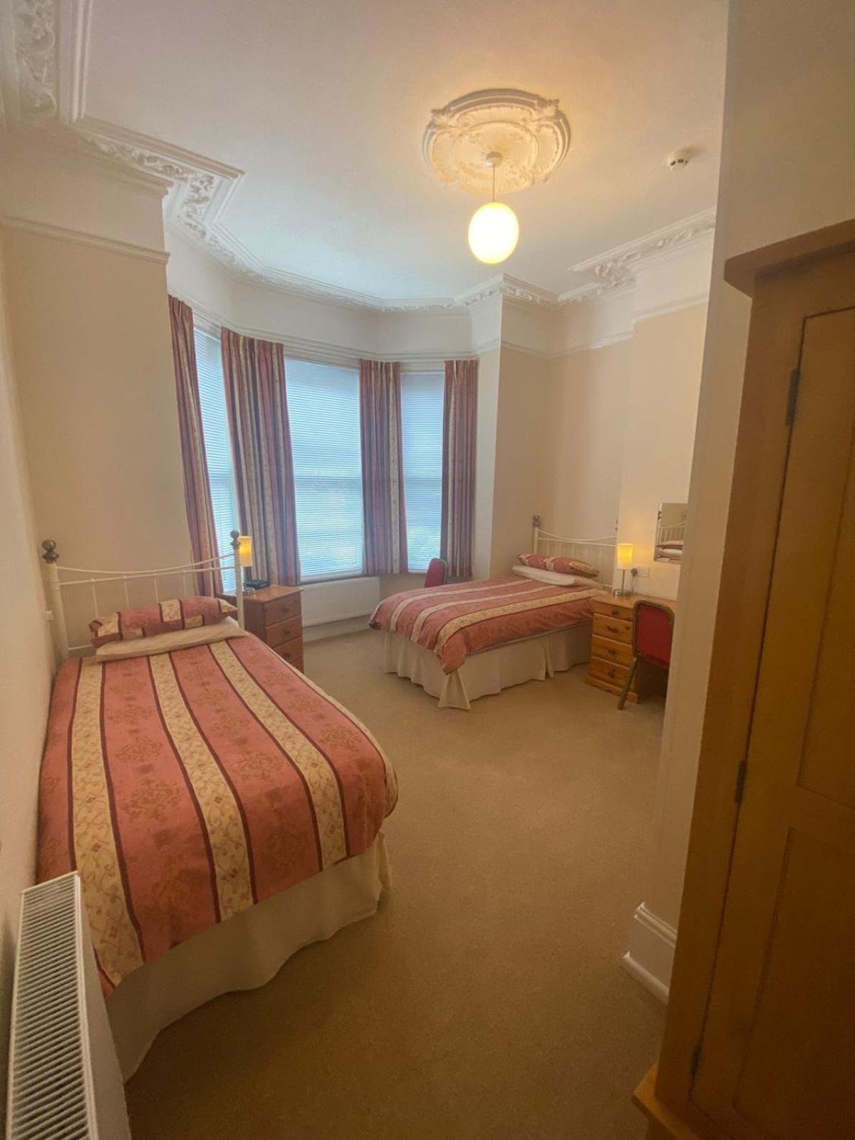 Landguard Lodge Guest House Shipley  Chambre photo