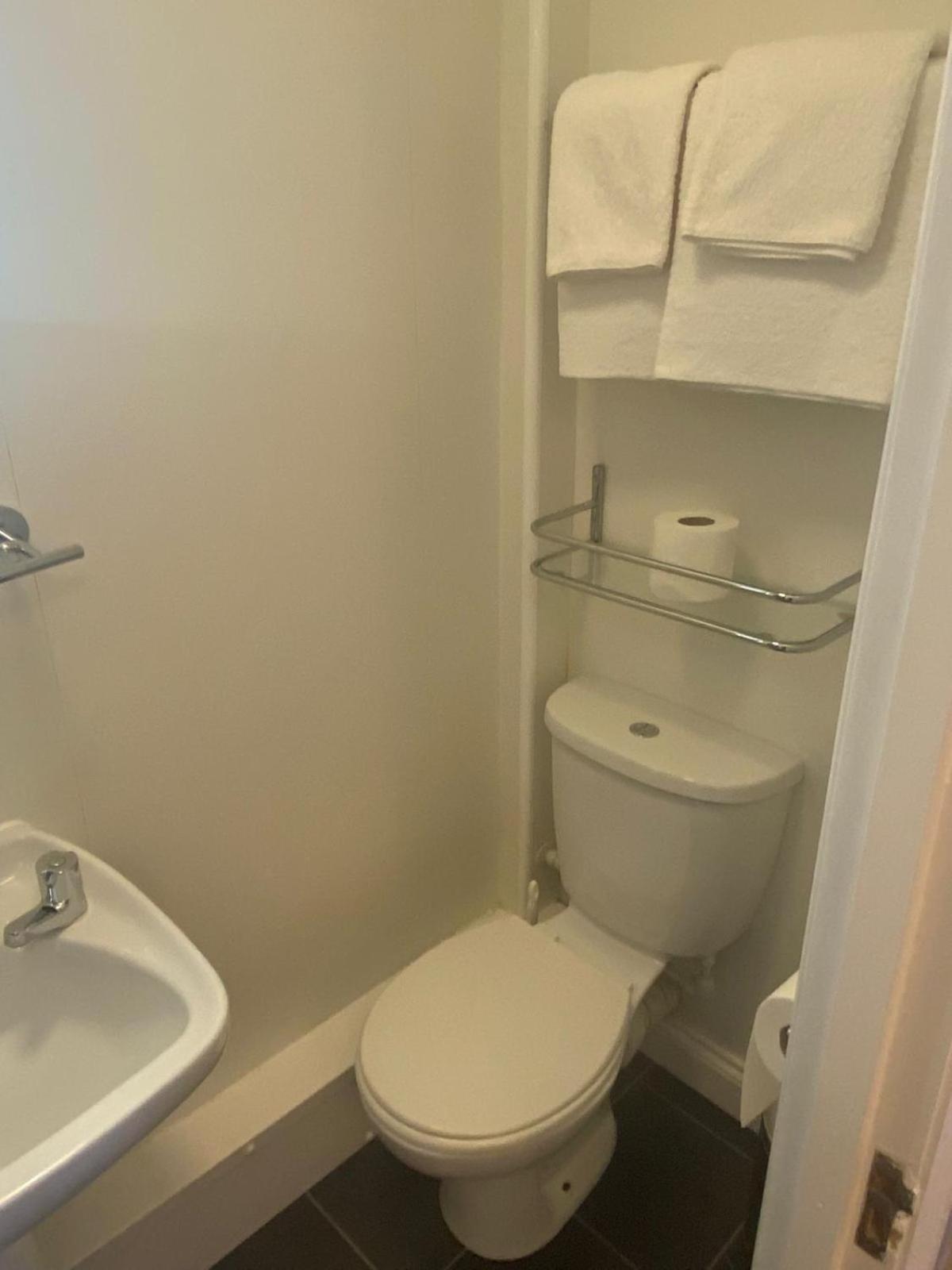 Landguard Lodge Guest House Shipley  Chambre photo