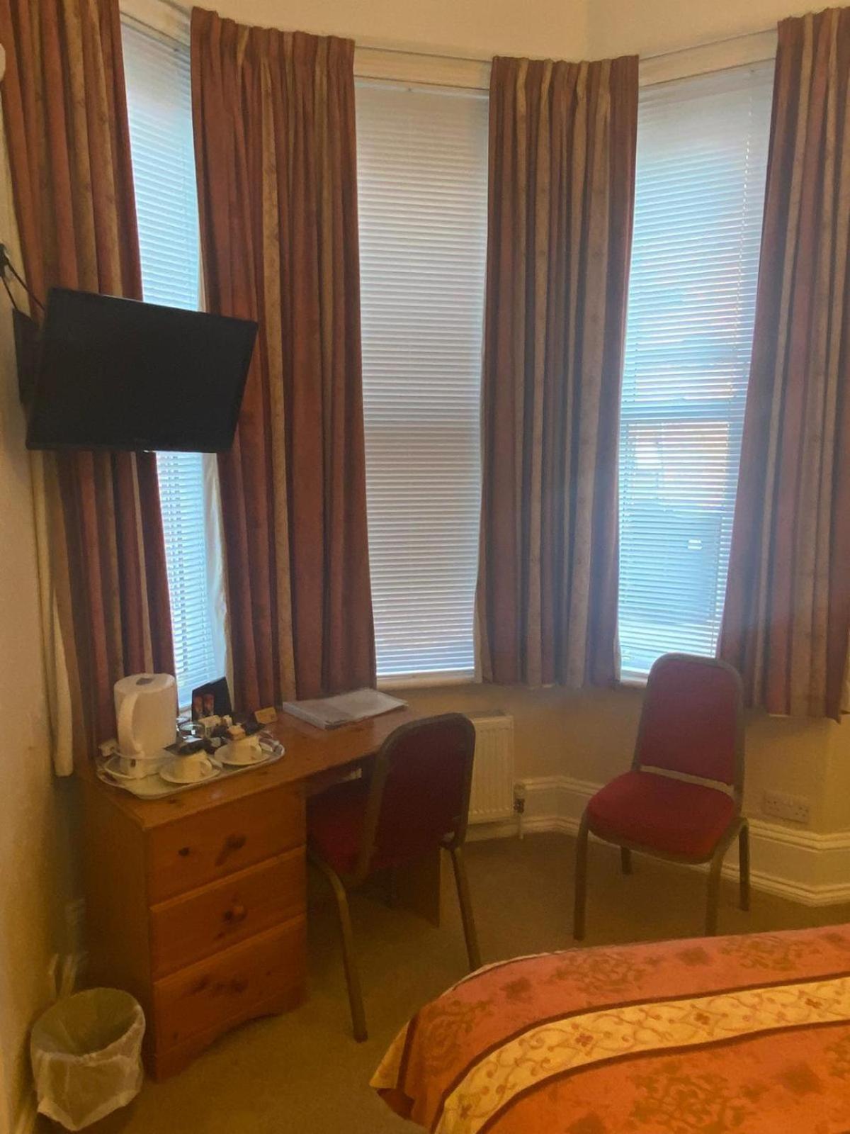 Landguard Lodge Guest House Shipley  Chambre photo