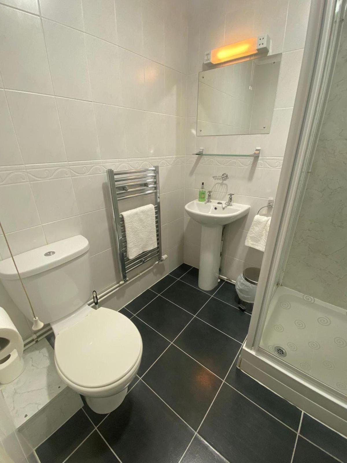 Landguard Lodge Guest House Shipley  Chambre photo